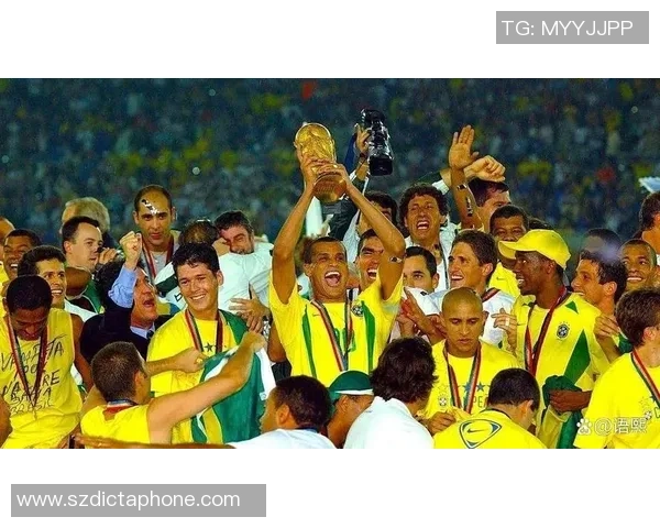 足球明星球星奖杯的辉煌历程与传奇瞬间回顾